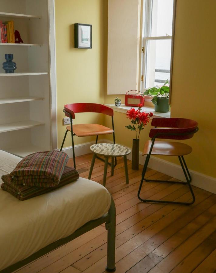 The Dolphin Inn Hostel 던바 외부 사진