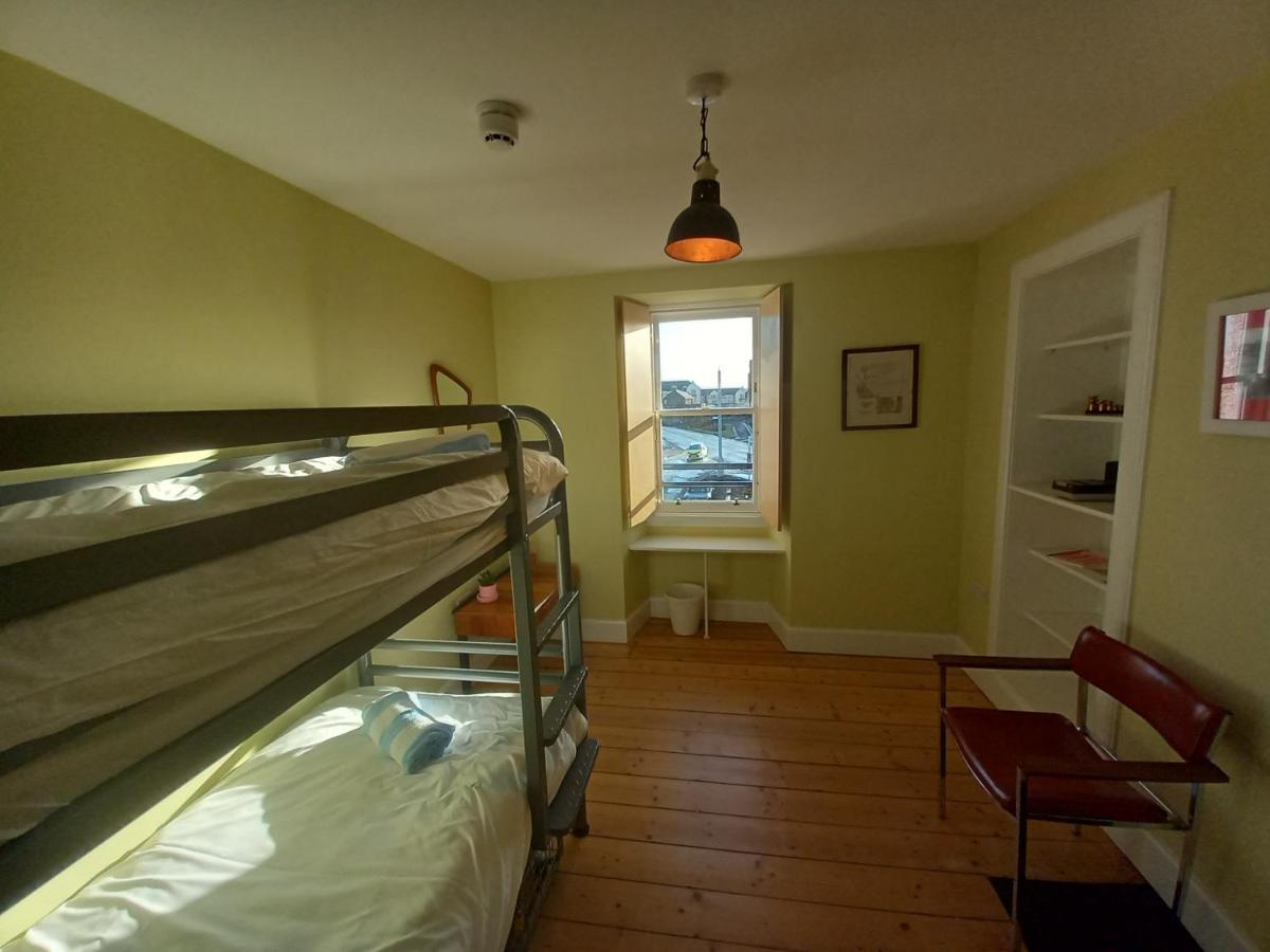 The Dolphin Inn Hostel 던바 외부 사진
