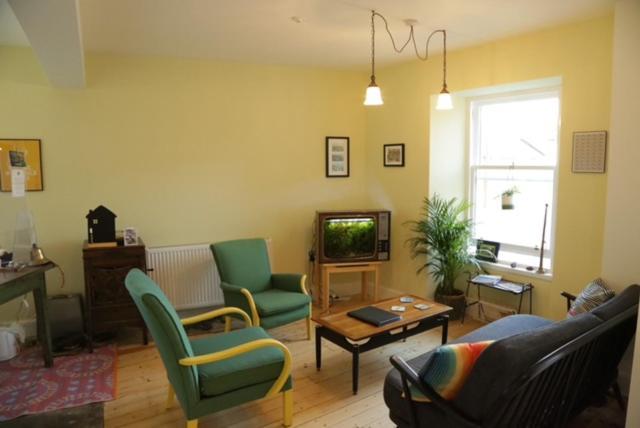 The Dolphin Inn Hostel 던바 외부 사진