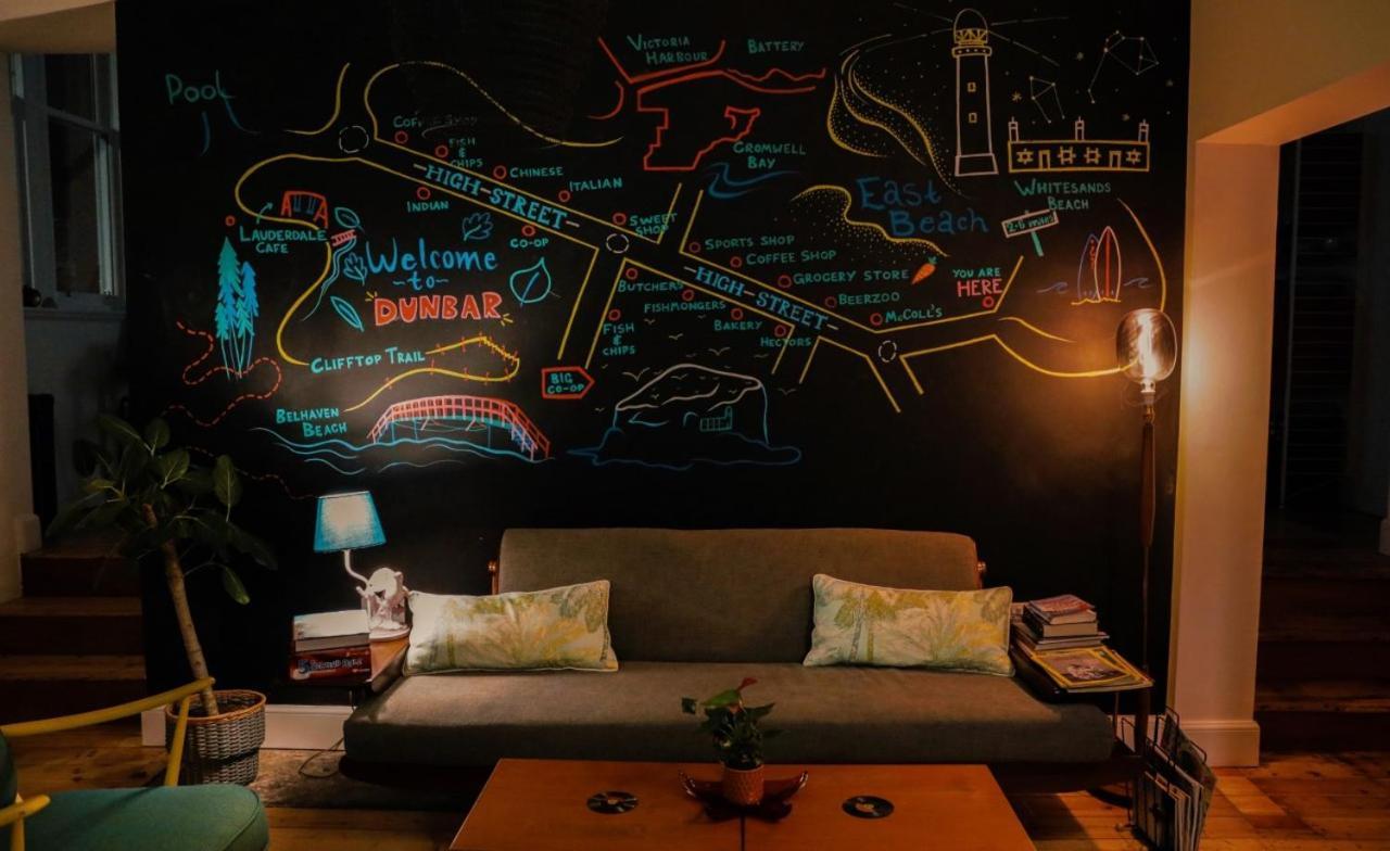 The Dolphin Inn Hostel 던바 외부 사진